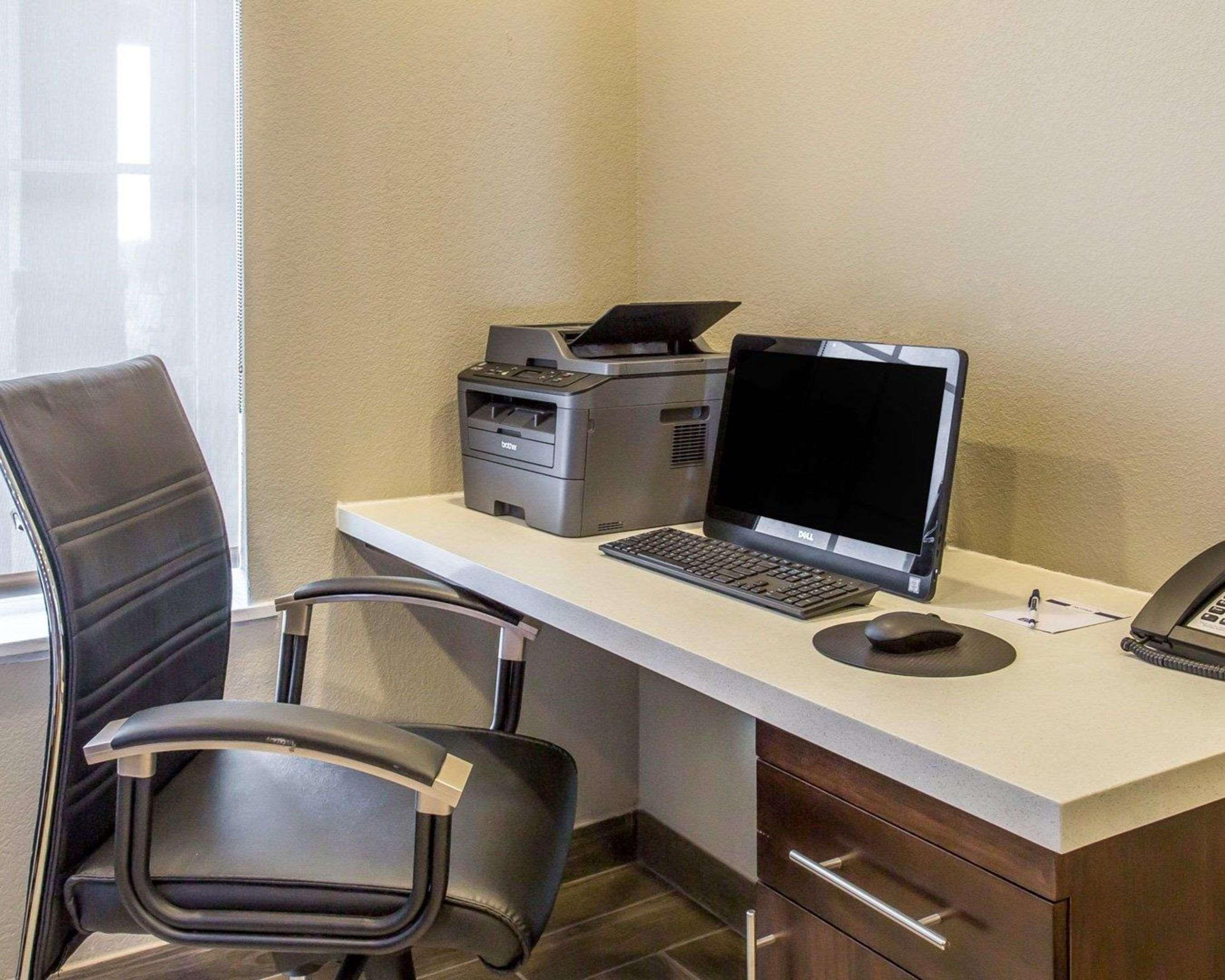 Mainstay Suites Midland Exteriör bild